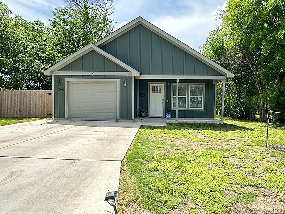 2nd image of 1942 Lennon Ave