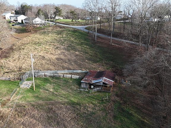 5th image of 105 Echo Valley Rd