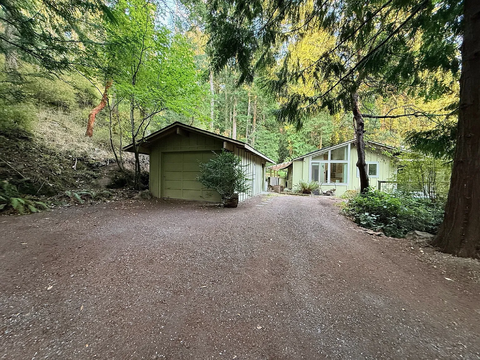 2 bed, 1.0 bath, 1200 sqft, $2,600 — Photo 2
