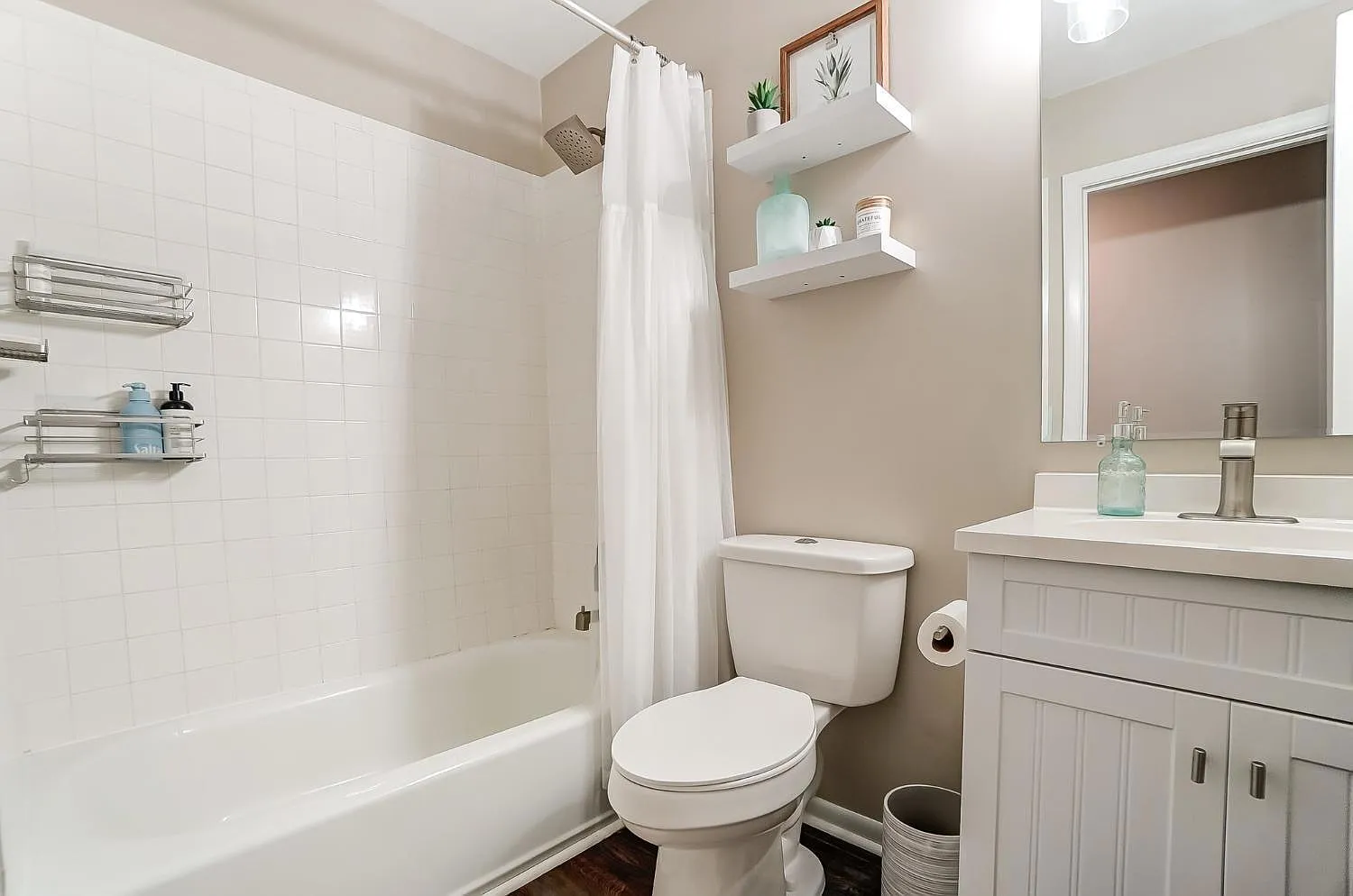 3 bed, 1150 sqft, $3,350 — Photo 3