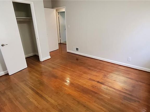 2nd image of 2704 Gresham Rd