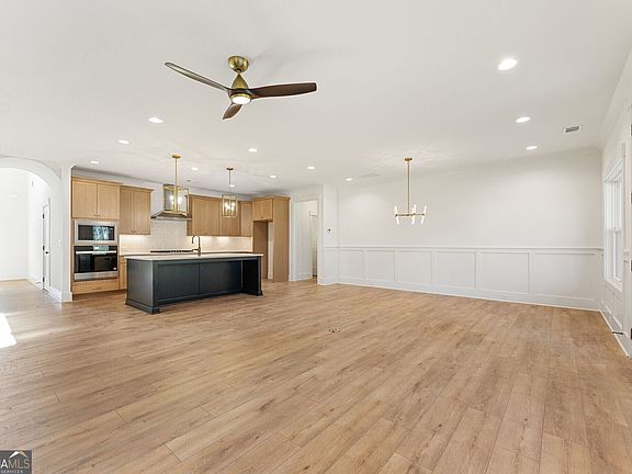 4th image of 3420 Hillshire Dr