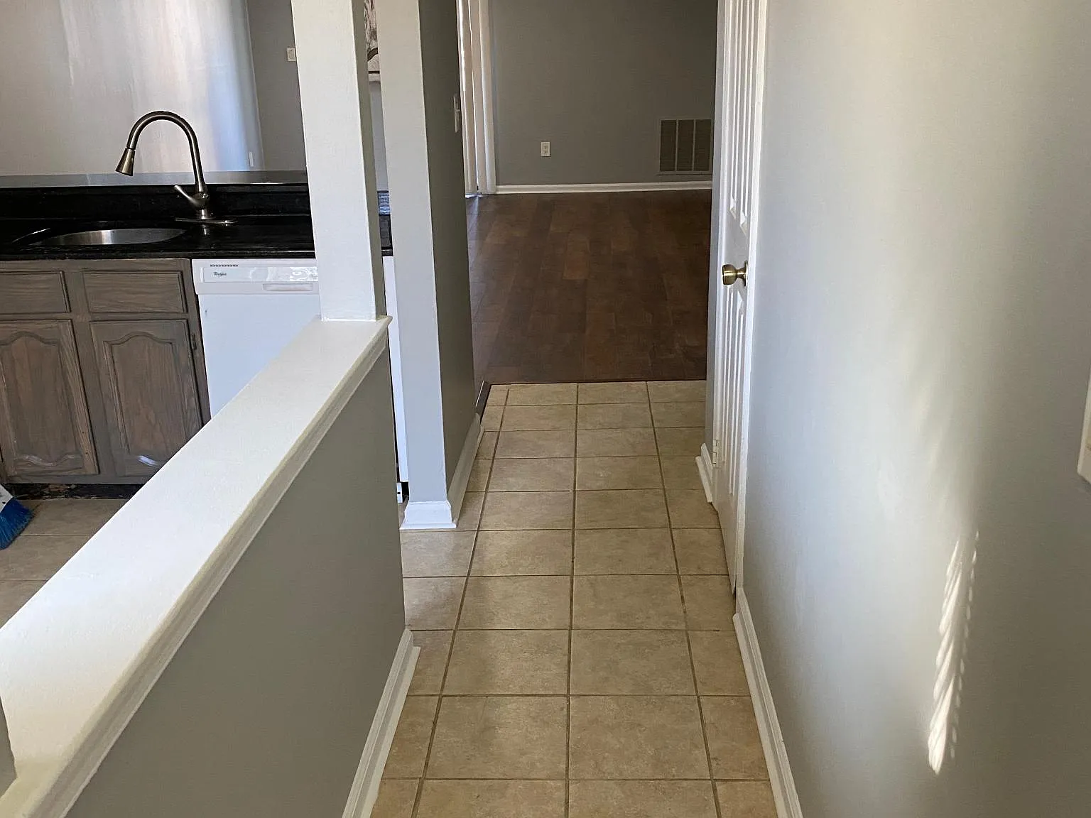 907 Woodbridge Comns Way — Photo 4