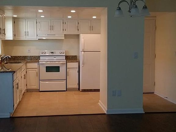 2nd image of 8826 Bay Pointe Dr Unit H201