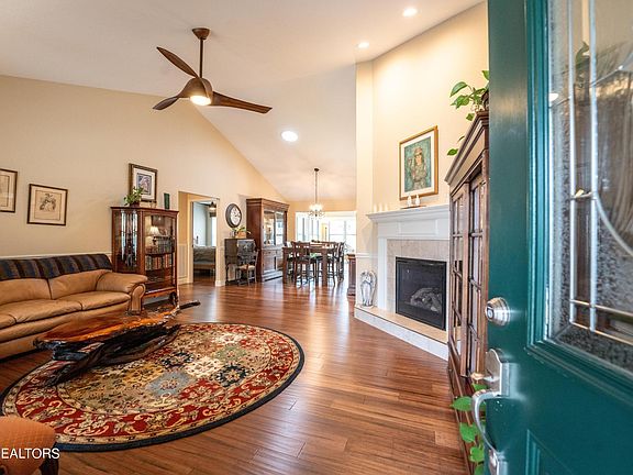 4th image of 114 Wickham Ln