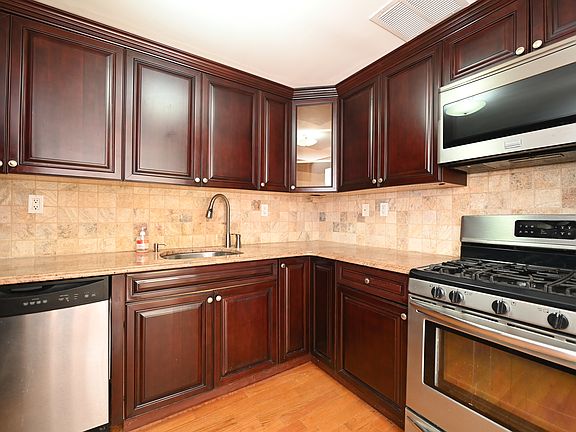 3rd image of 8648 20th Ave #610