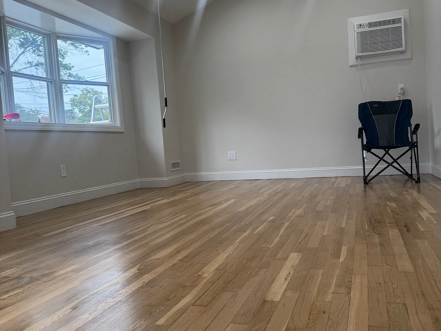 4 bed, 2450 sqft, $4,500 — Photo 3