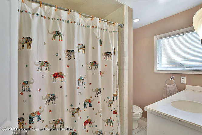 127 Trenton Ave — Photo 21