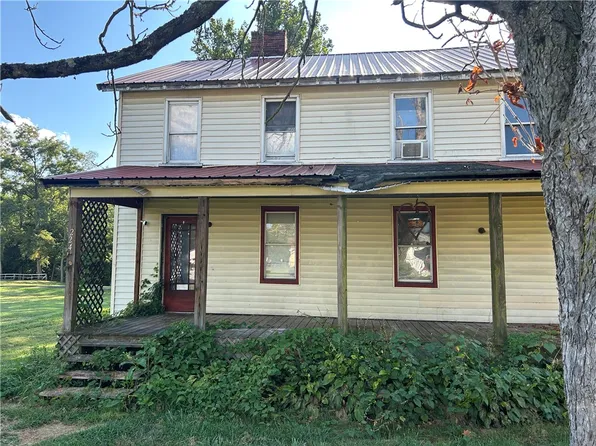 224 Washington St N, Oliver, PA 15472