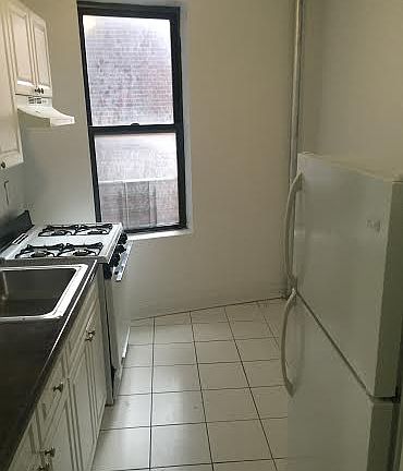 4th image of 441 Brooklyn Ave APT 2H