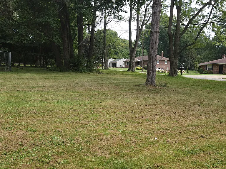 3251 Darrow Rd — Photo 23