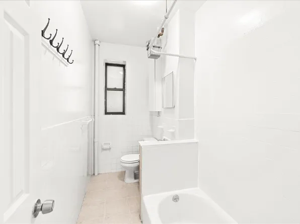 256 Pacific Street 9 image 8 of 9
