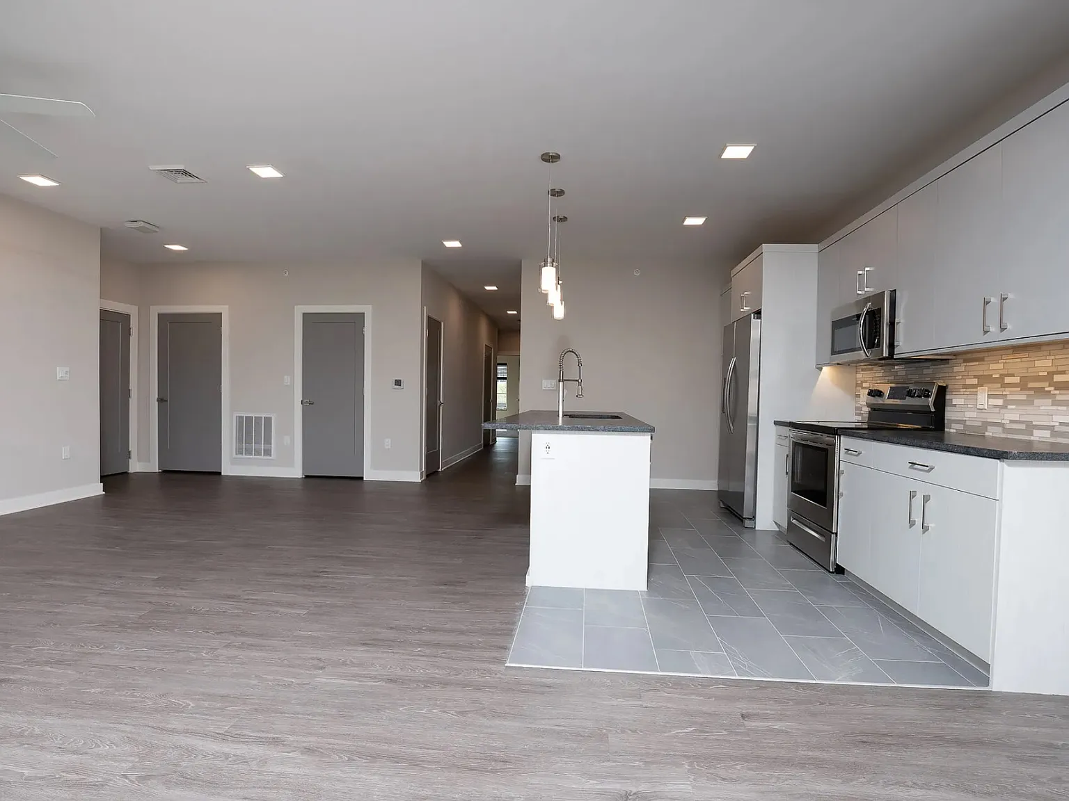 2 bed, 1400 sqft, $2,945 — Photo 4