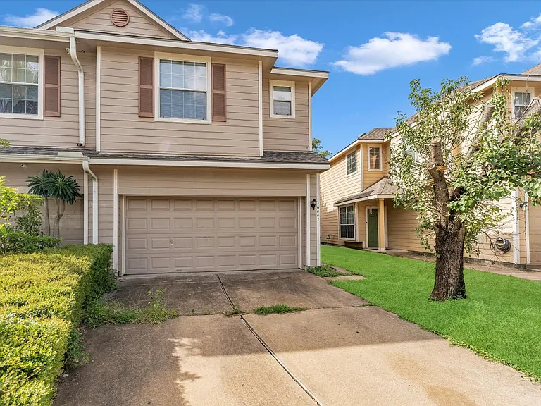 16007 Sandy Path Ln — Photo 3