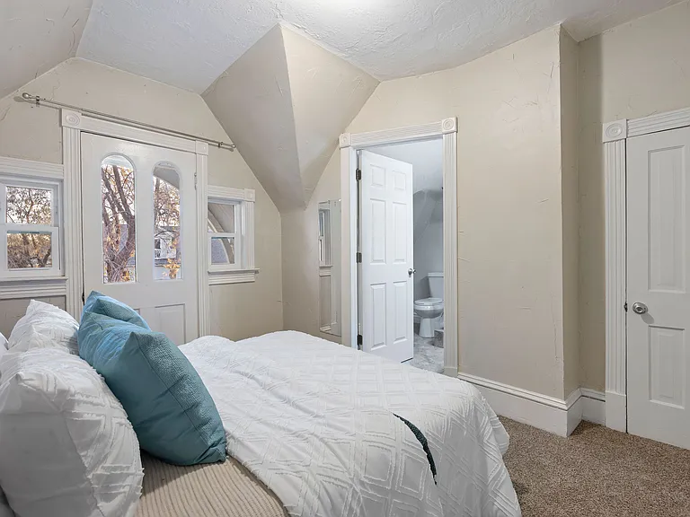 1515 E 31st Ave — Photo 24