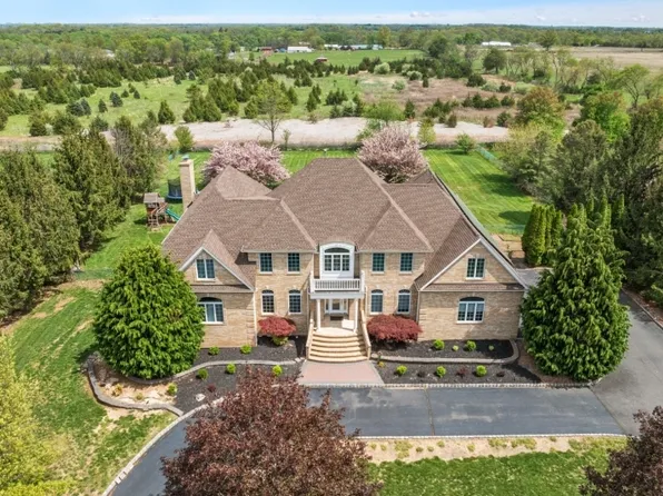 12 Horseshoe Dr, Hillsborough Twp., NJ 08844
