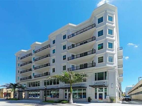 2nd image of 1500 State St Unit 604