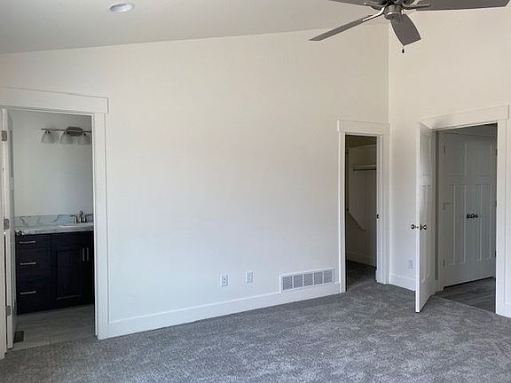 3rd image of 3729 Ventura Ave