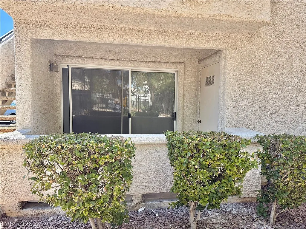 2 bed, 2.0 bath, 987 sqft, $1,300 — Photo 3