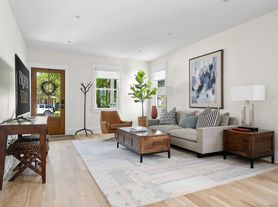 191 W Poplar St, Charleston, SC