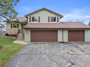 W324S7701 Paul LANE, Mukwonago, WI
