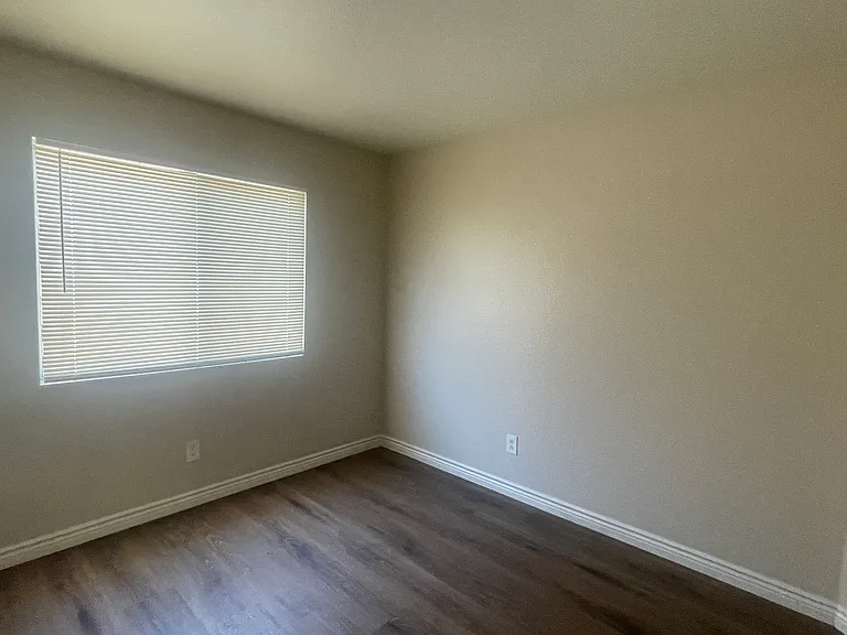 14695 Upland Ave — Photo 16