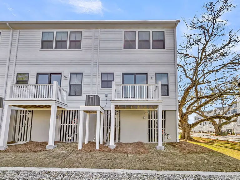 Tides at Park Circle — Photo 40