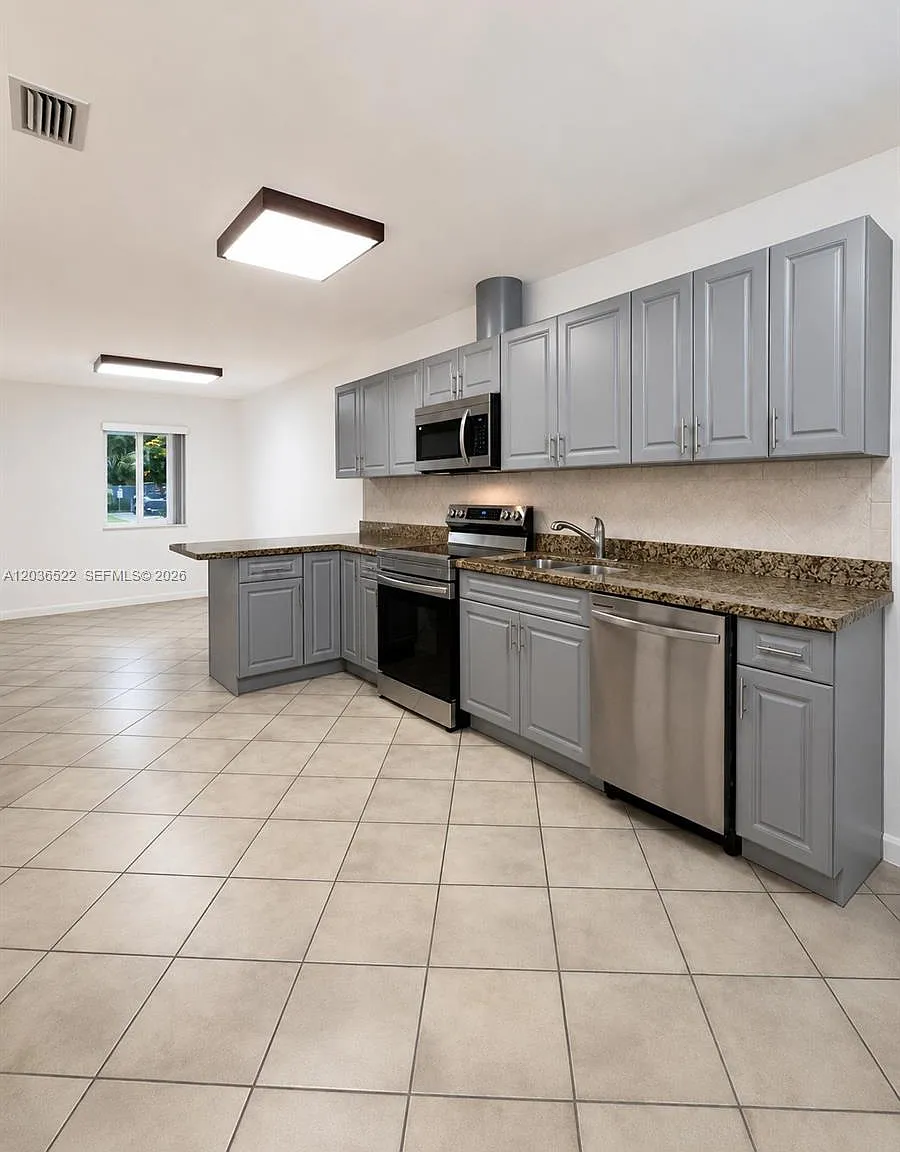 Oak Grove — Photo 4