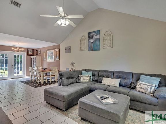 5th image of 509 E Mendell Ave
