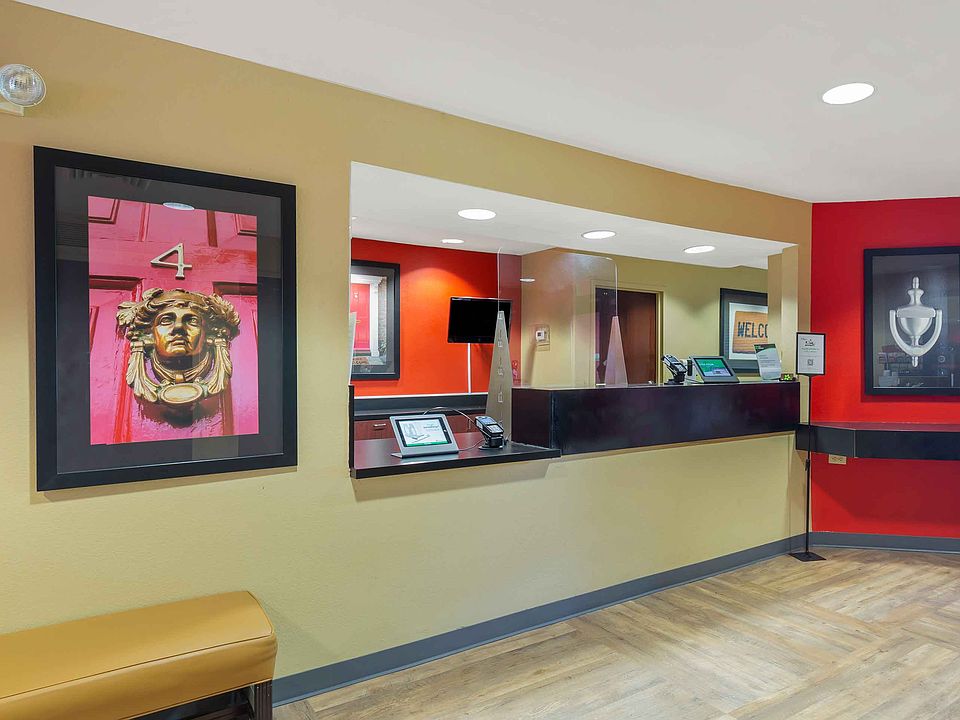 Lobby and Guest Check-in