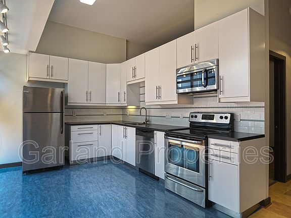 3rd image of 110 Campbell Ave SW #303