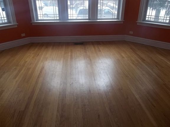 3rd image of 510 E 87th Pl