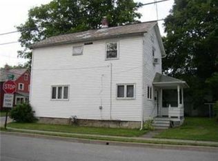 1104 1/2 Darr Ave, Farrell, PA 16121