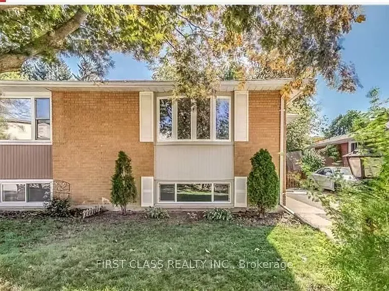 657 Sevilla Park Pl — Photo 1