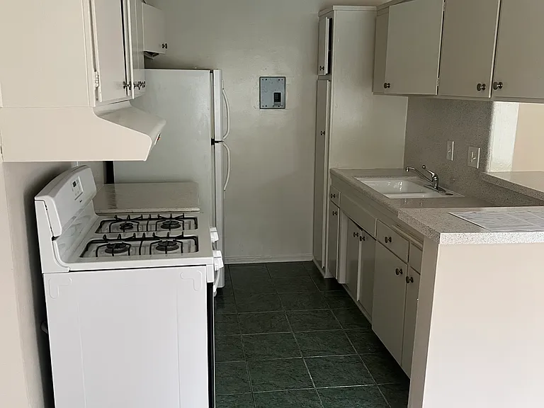 1348 N Curson Ave #3 — Photo 3