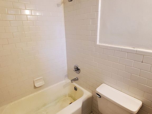 5th image of 1315 N Elm St #5