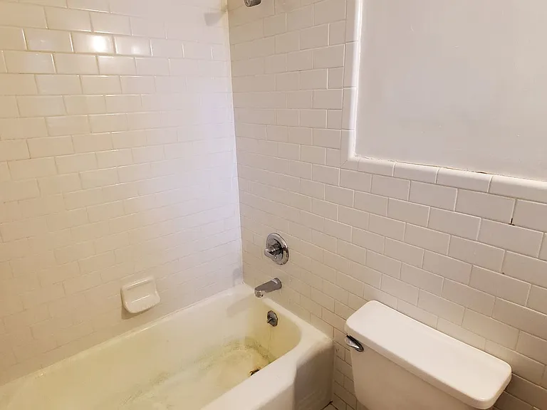 1315 N Elm St — Photo 11