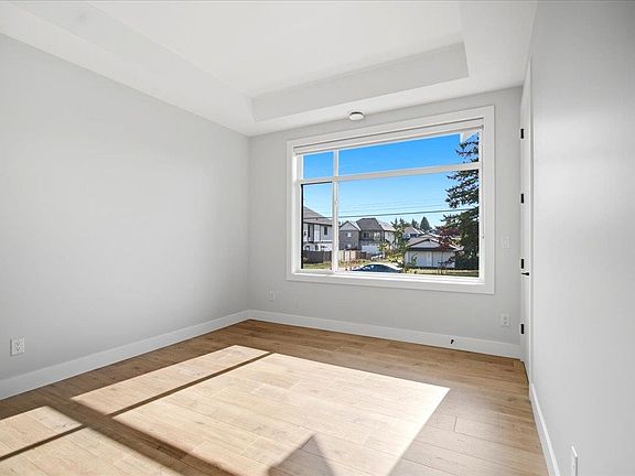 2nd image of 32611 Cherry Ave