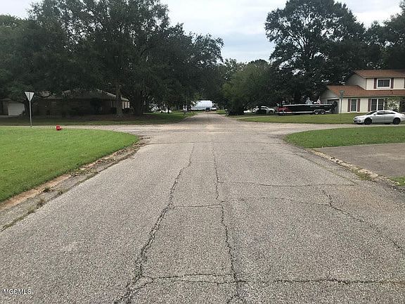 4th image of 4001 Sandridge Dr