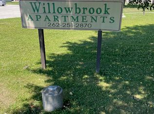 N114W16080 Sylvan Cir APT 202, Germantown, WI 53022
