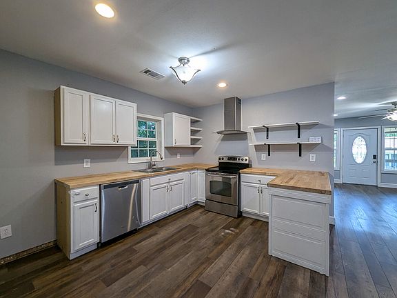 5th image of 749 Bates St