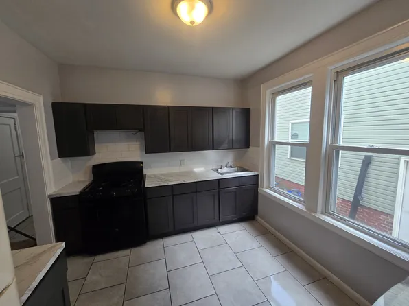 272 Clinton Pl, Newark, NJ