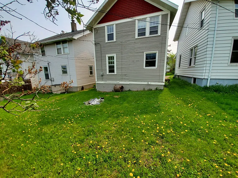 922 N 13th Ave E — Photo 7