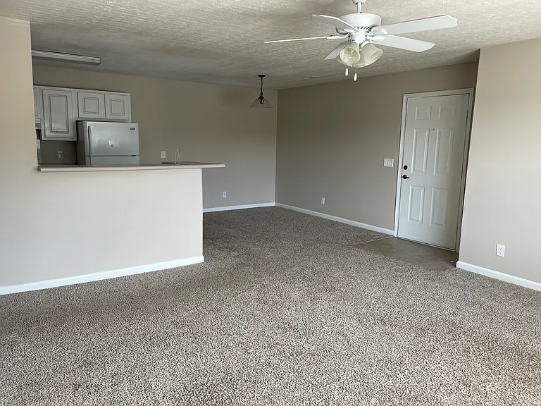 Pacific Park Apartments — Photo 10
