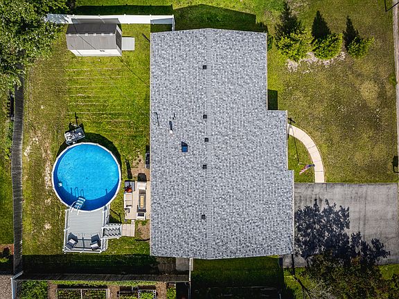 5th image of 415 Saginaw Dr