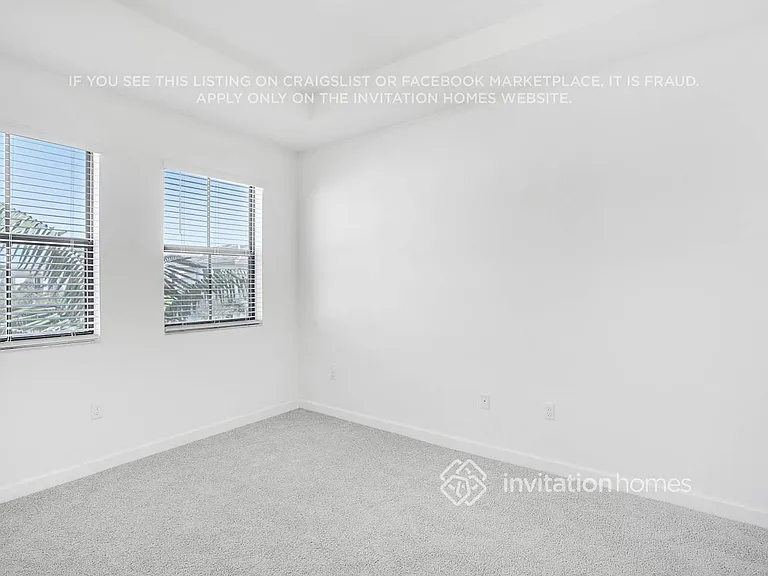 2839 SW 16th Ter — Photo 11
