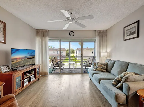 502 Davis Road #10, Palm Springs, FL 33461