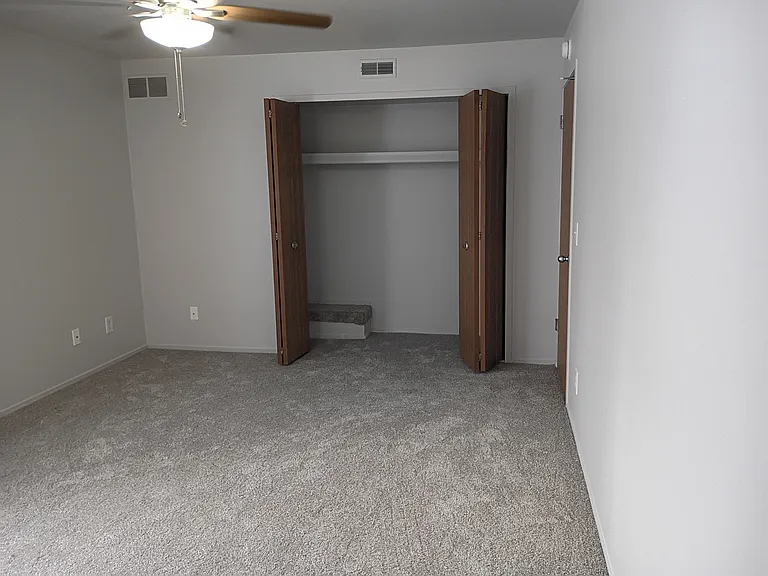 Prentiss Pointe Apartments — Photo 99