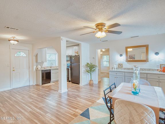 3rd image of 5414 OAK FOREST Drive