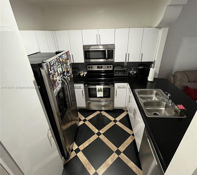 1st image of 130 SW 109th Ave APT 17